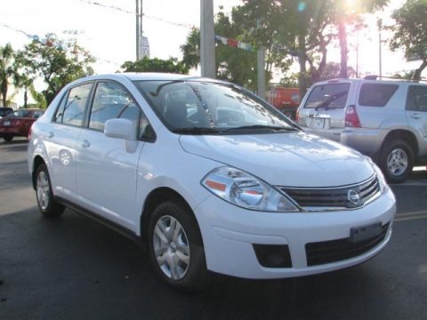 Fresh Powder White 2010 Nissan Versa 1.8 S Sedan Fresh Powder White 2010 Nissan Versa 1.8 S Sedan
