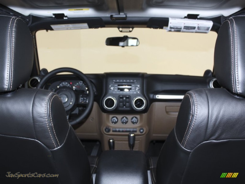 2011 Jeep Wrangler Unlimited Sahara 4x4 in Bright White photo #72