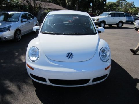 Candy White 2010 Volkswagen New Beetle 2.5 Coupe Candy White 2010 Volkswagen New Beetle 2.5 Coupe