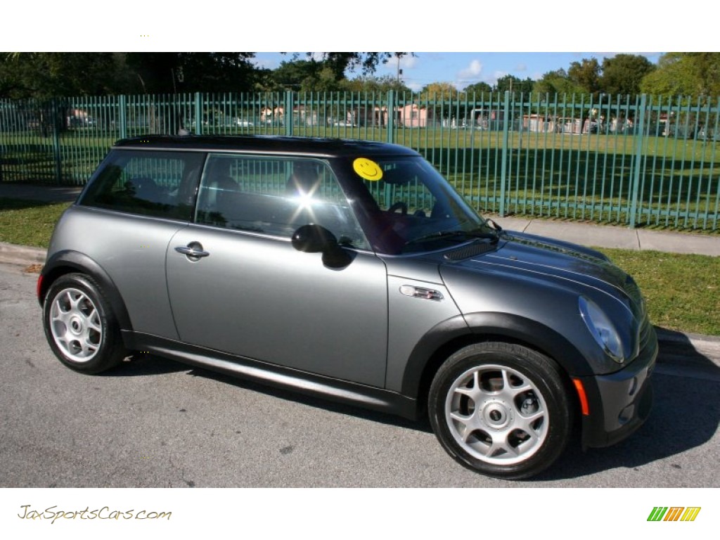 2006 Cooper S Hardtop - Dark Silver Metallic / Space Gray/Panther Black photo #13 2006 Cooper S Hardtop - Dark Silver Metallic / Space Gray/Panther Black photo #13
