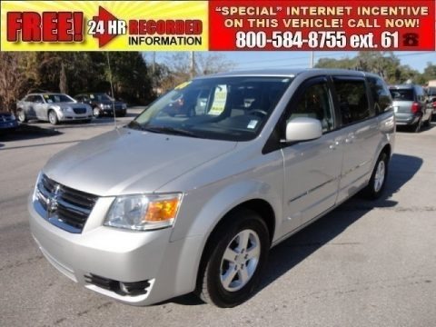 Bright Silver Metallic 2008 Dodge Grand Caravan SXT