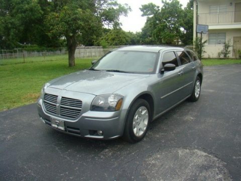 Silver Steel Metallic 2007 Dodge Magnum SXT Silver Steel Metallic 2007 Dodge Magnum SXT