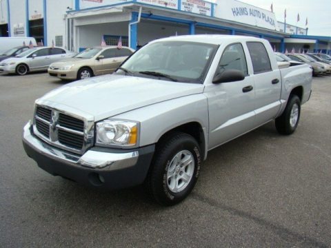Bright Silver Metallic 2005 Dodge Dakota SLT Quad Cab