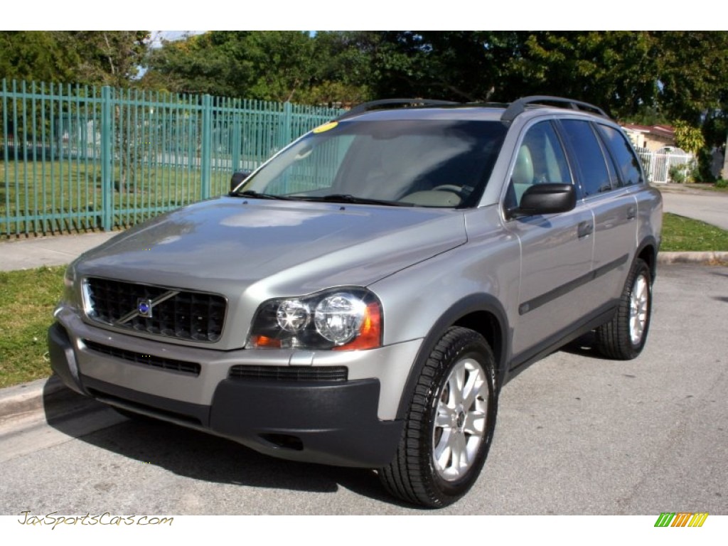 Silver Metallic / Taupe/Light Taupe Volvo XC90 T6 AWD