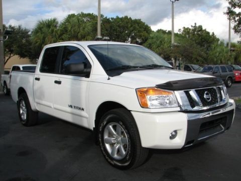 Blizzard White 2010 Nissan Titan LE Crew Cab