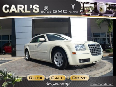 Cool Vanilla 2005 Chrysler 300 Touring