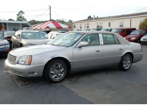Light Platinum 2004 Cadillac DeVille Sedan