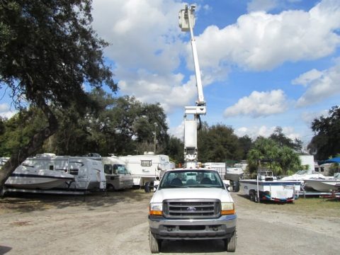Oxford White 2001 Ford F450 Super Duty XL Regular Cab Bucket Truck Oxford White 2001 Ford F450 Super Duty XL Regular Cab Bucket Truck