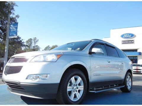 Silver Ice Metallic 2009 Chevrolet Traverse LT Silver Ice Metallic 2009 Chevrolet Traverse LT