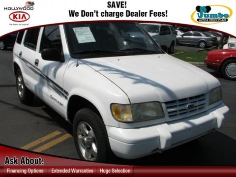 Crystal White 1997 Kia Sportage 