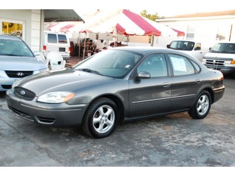 Dark Shadow Grey Metallic 2004 Ford Taurus SE Sedan