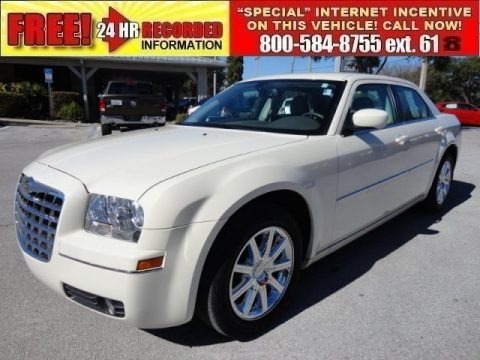 Cool Vanilla White 2009 Chrysler 300 Touring