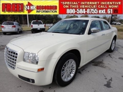 Cool Vanilla White 2010 Chrysler 300 Touring