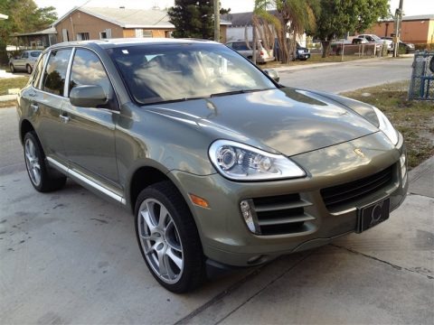 Olive Green Metallic 2008 Porsche Cayenne Tiptronic Olive Green Metallic 2008 Porsche Cayenne Tiptronic