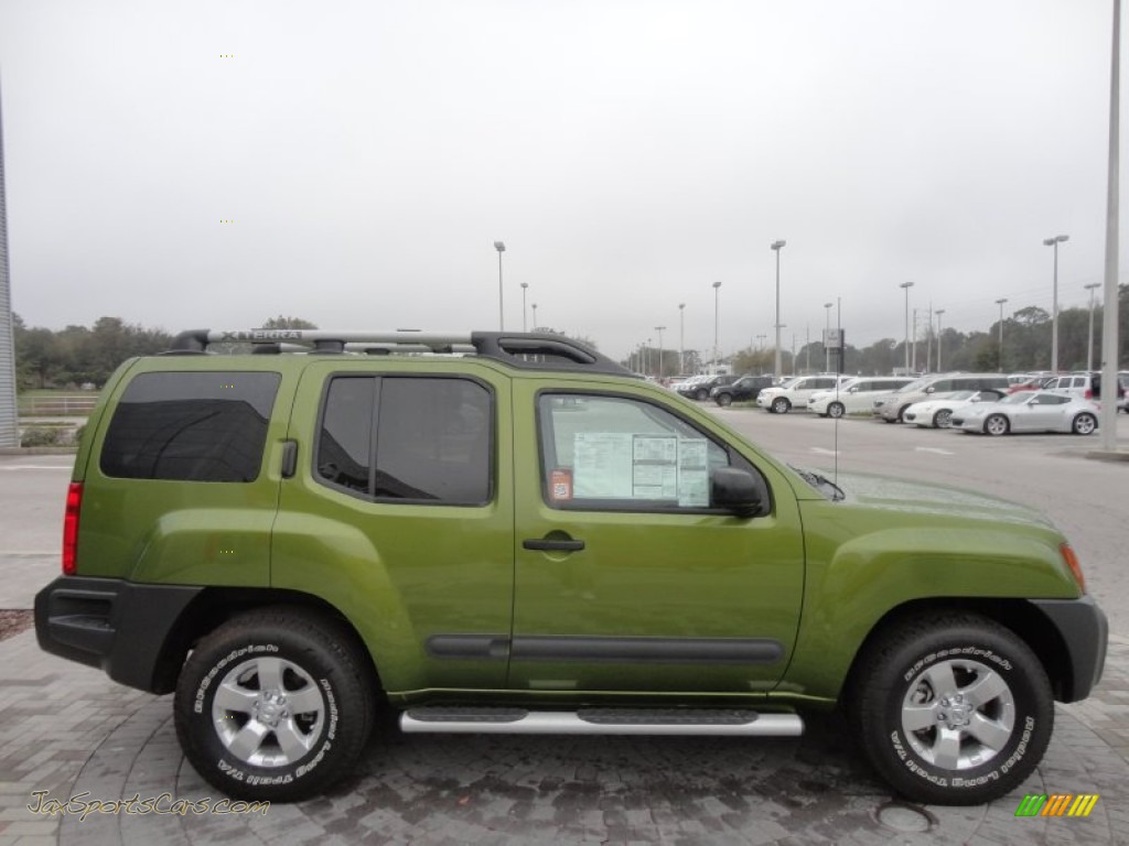 2012 Nissan xterra metallic green #9