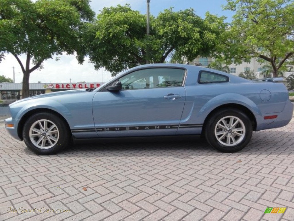 2005 Mustang V6 Premium Coupe - Windveil Blue Metallic / Medium Parchment photo #3