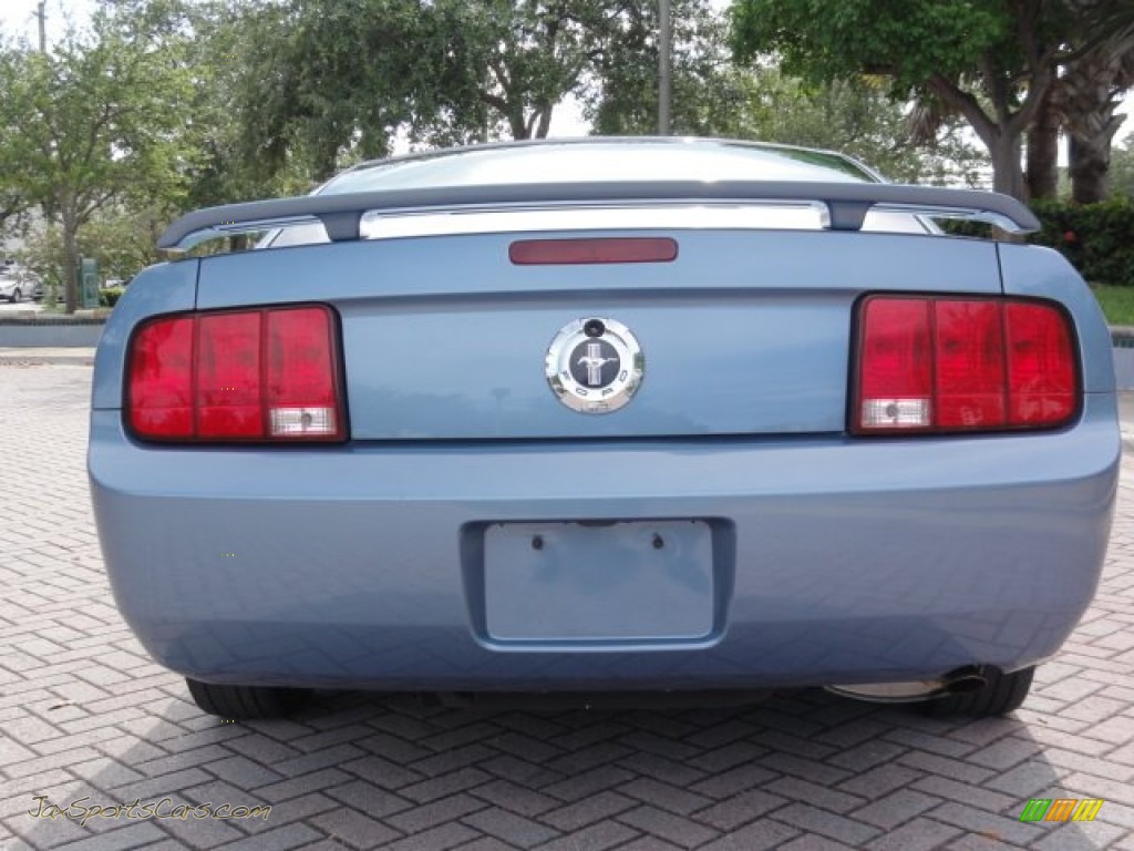 2005 Mustang V6 Premium Coupe - Windveil Blue Metallic / Medium Parchment photo #6