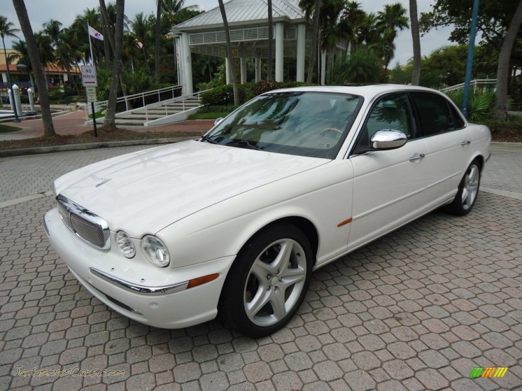 Jaguar XJ super v8