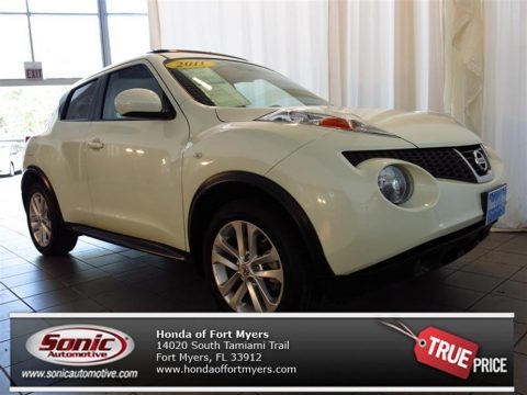 White Pearl 2011 Nissan Juke SL White Pearl 2011 Nissan Juke SL