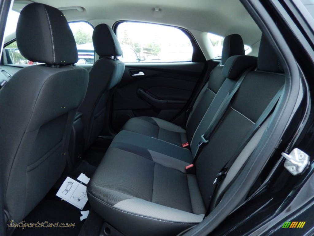 2014 Focus SE Hatchback - Tuxedo Black / Charcoal Black photo #7