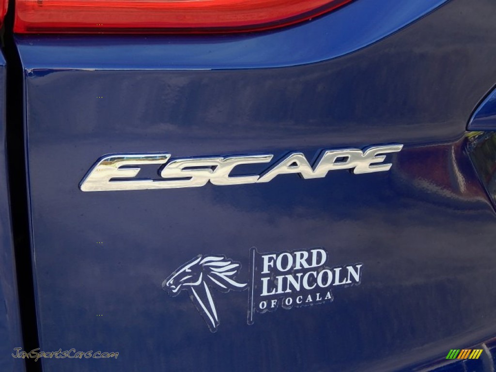2013 Escape Titanium 2.0L EcoBoost 4WD - Deep Impact Blue Metallic / Charcoal Black photo #9