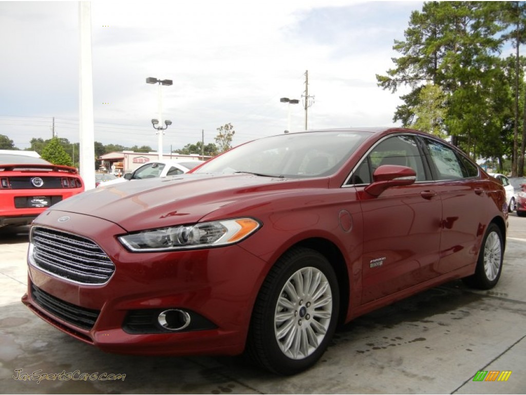 Ruby Red / Charcoal Black Ford Fusion Energi SE
