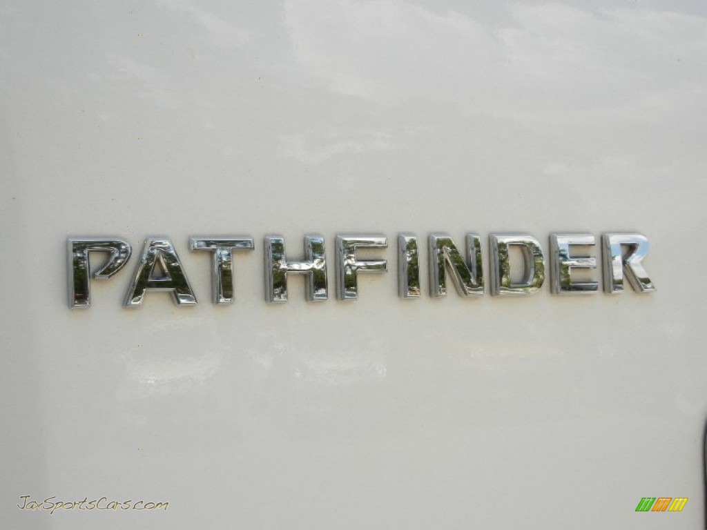 2010 Pathfinder LE 4x4 - Avalanche White / Cafe Latte photo #8