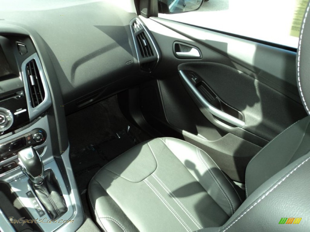 2014 Focus Titanium Sedan - Sterling Gray / Charcoal Black photo #26