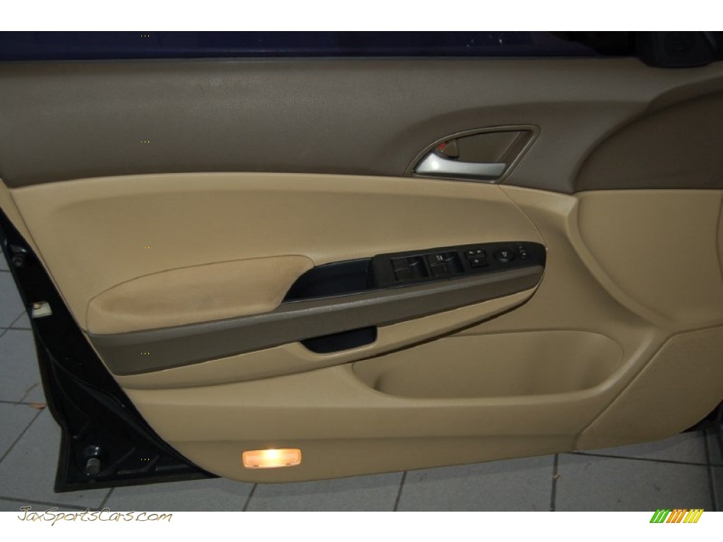 2010 Accord LX Sedan - Crystal Black Pearl / Gray photo #12