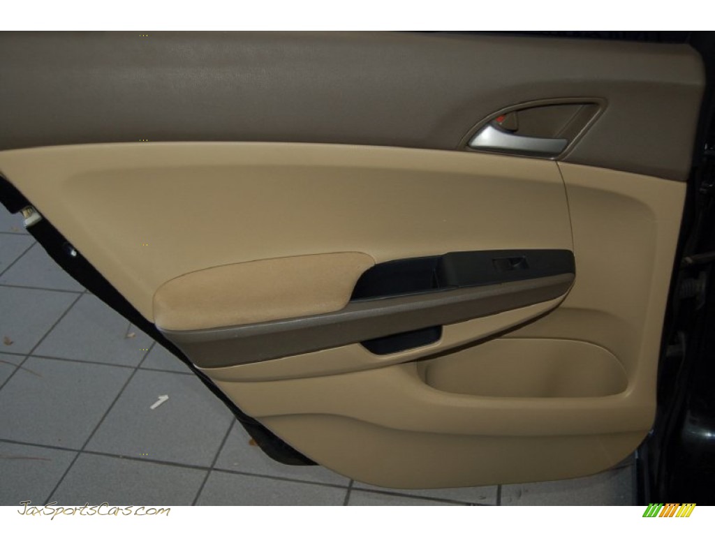 2010 Accord LX Sedan - Crystal Black Pearl / Gray photo #21