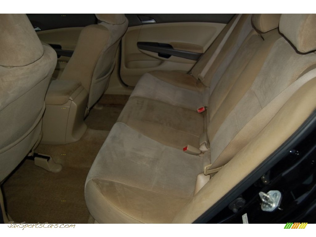 2010 Accord LX Sedan - Crystal Black Pearl / Gray photo #23