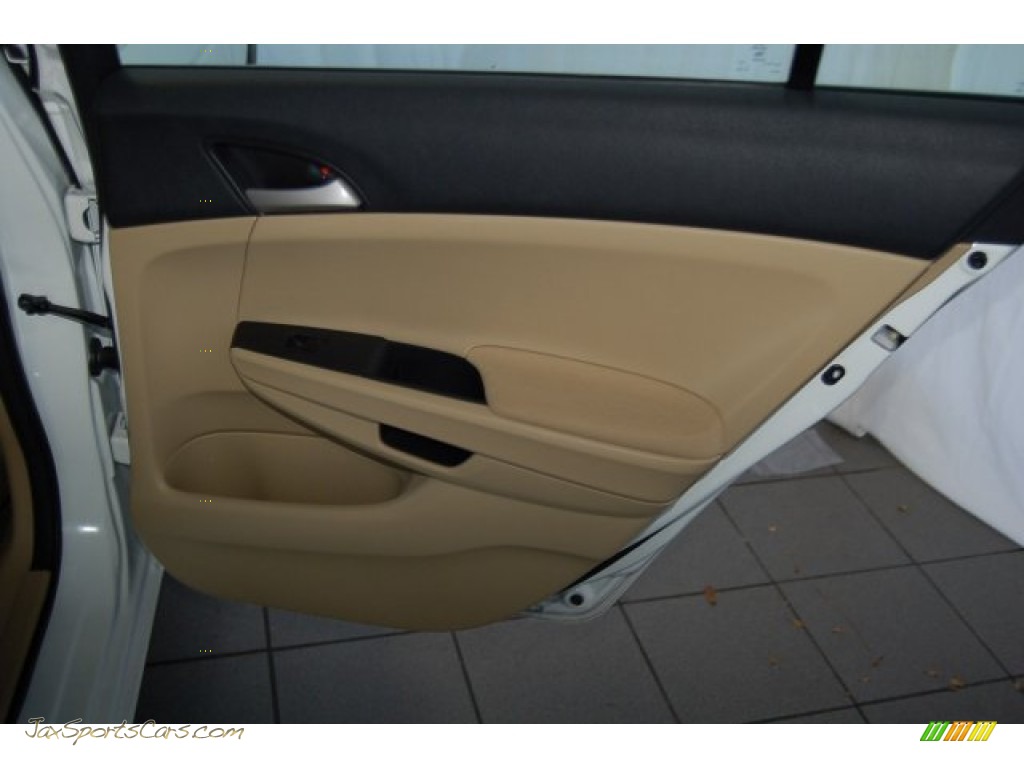 2012 Accord LX Sedan - Taffeta White / Ivory photo #27